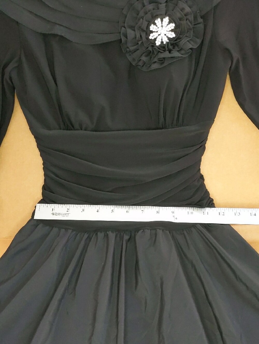 Jessica Howard Elegant Black Fit-and-Flare Dress with Floral Brooch - Picture 7 of 11